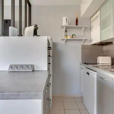 Olympe Furnished Apartment *